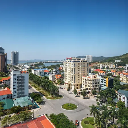 Khách sạn D\'Lecia Hạ Long