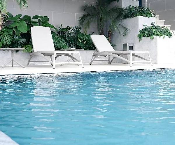 Khách sạn D'lecia 5*